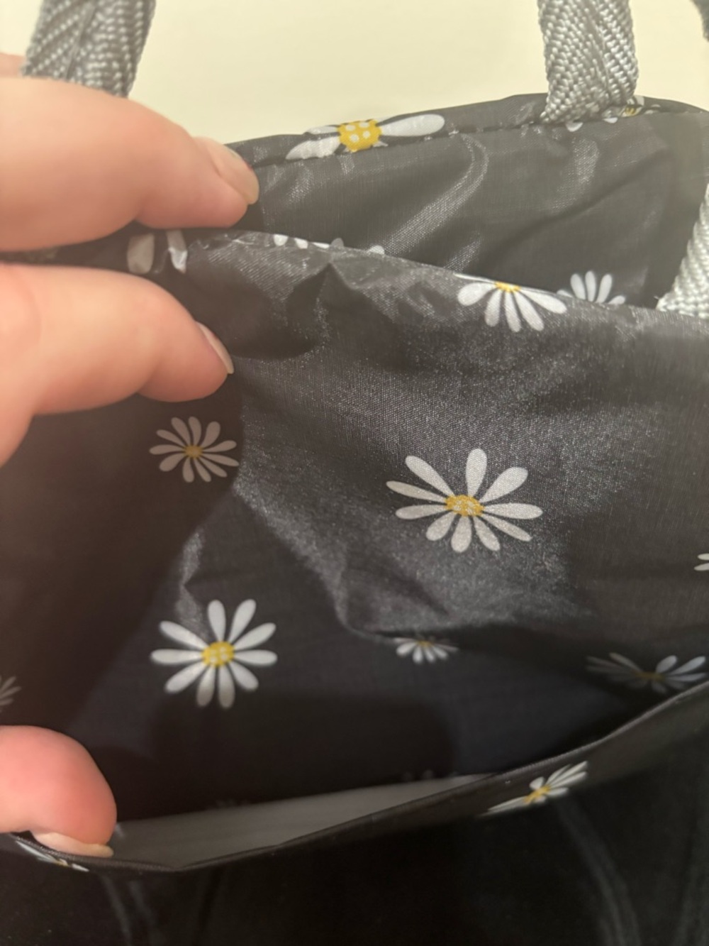 Black Daisy Print Lunch Bag - Picture 4 of 8